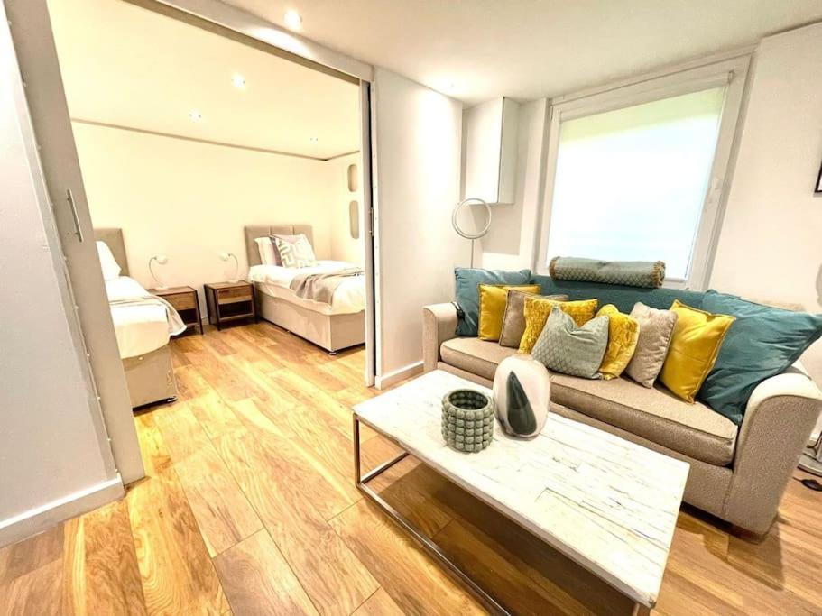 Historical Building / Cozy Basement / Apartment