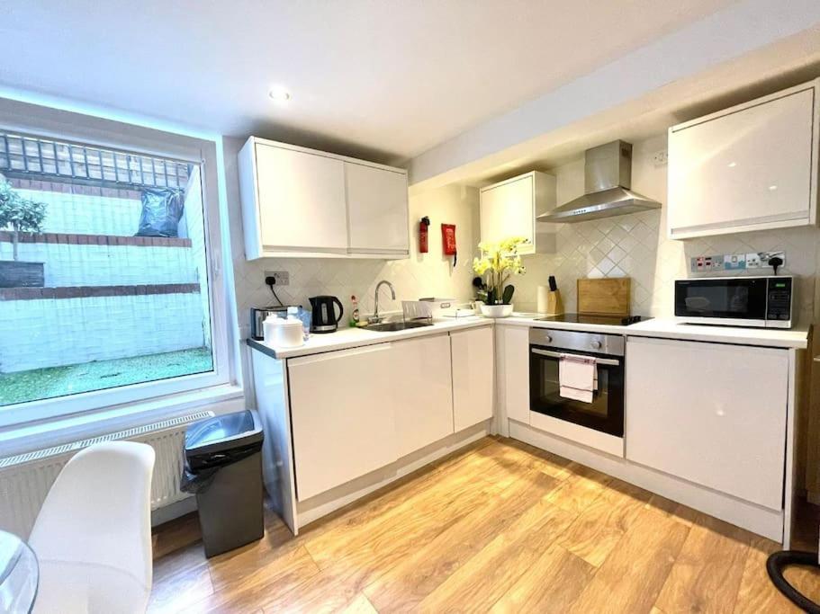 Historical Building / Cozy Basement / Apartment